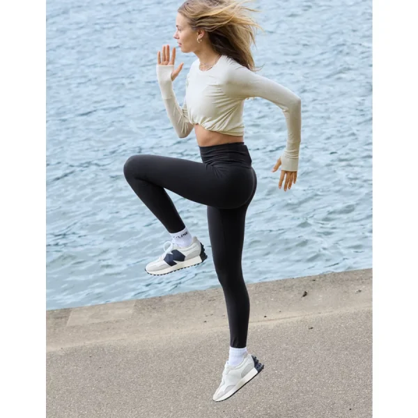 OFFLINE By Aerie The Hugger High Waisted Legging - True Black