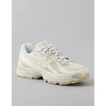 New Balance Women's 740 Sneaker - Bone Khaki