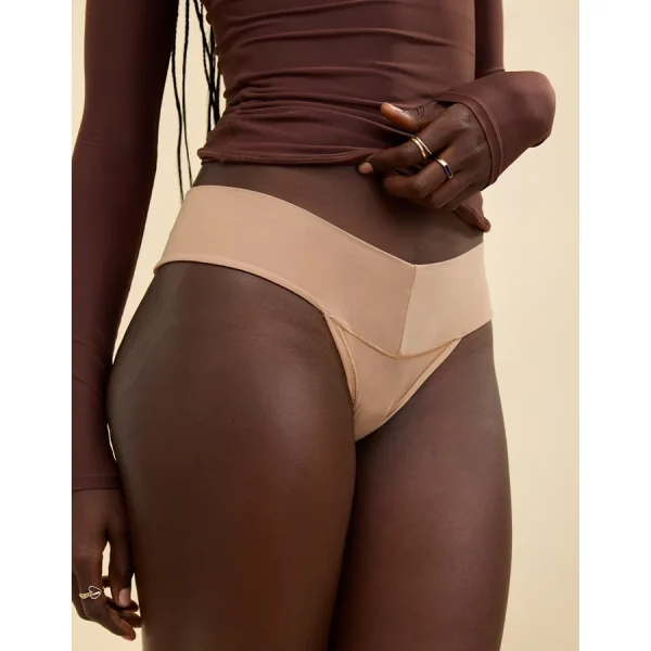 SMOOTHEZ Everyday V Thong Underwear - Beach Dune