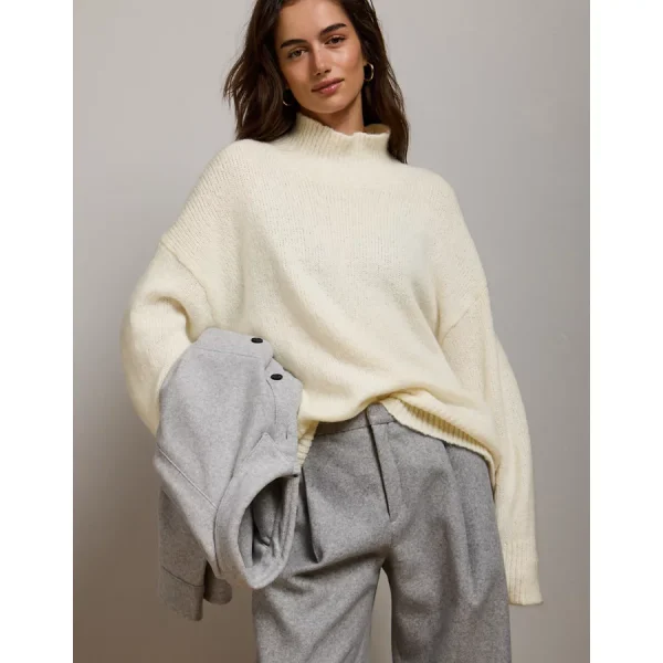 AE77 Turtleneck Sweater - Cream